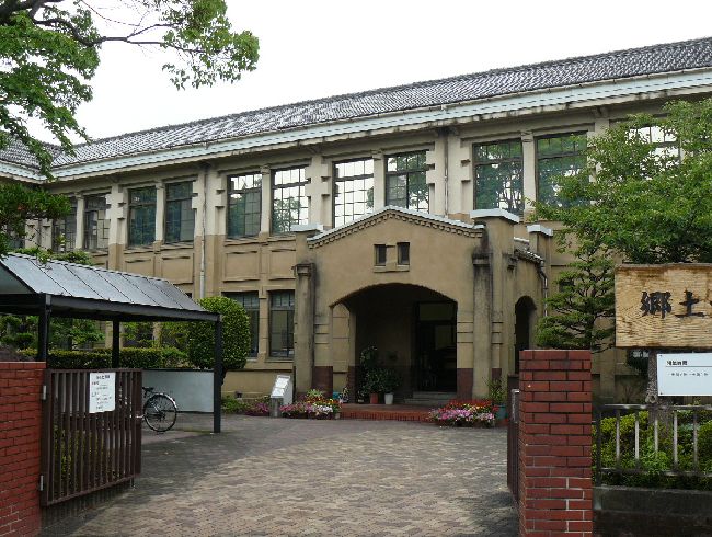 �T�鏬�w�Z���{��