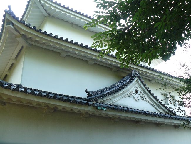 ���k���E